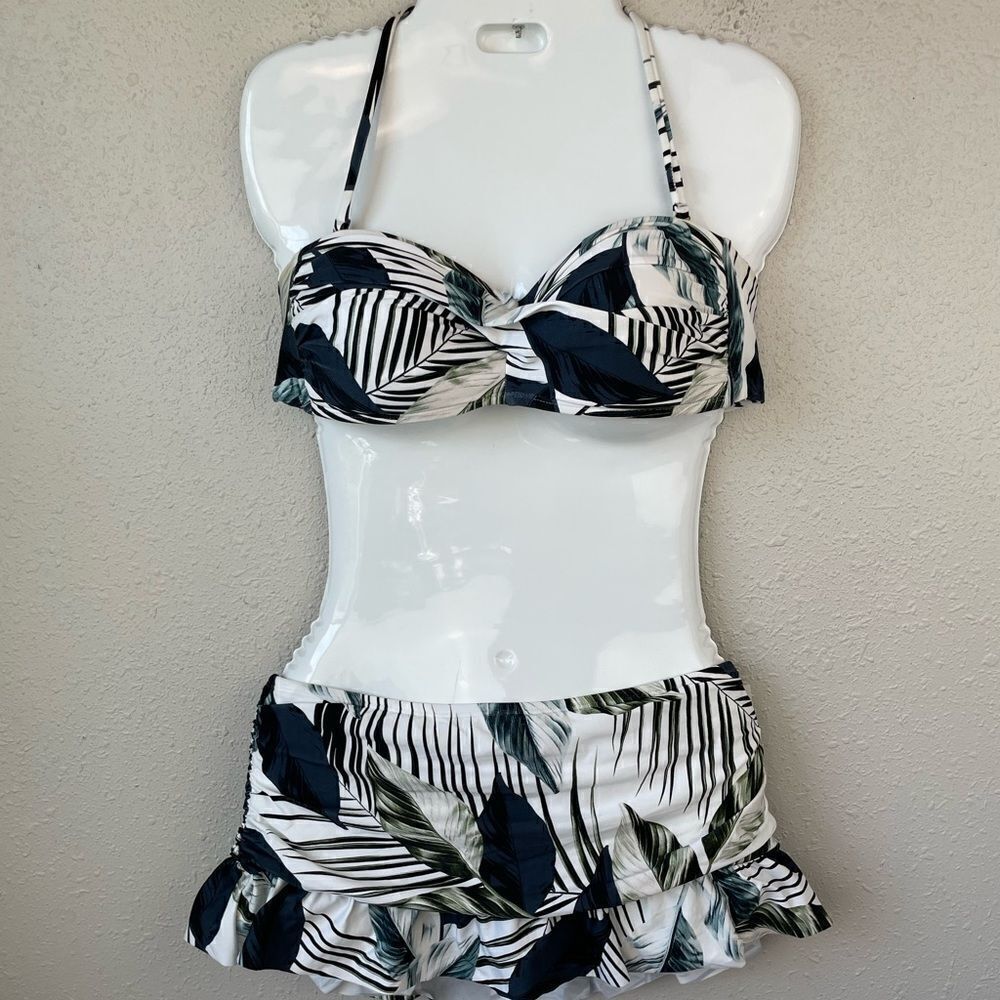 NWT La Blanca Bikini Top and Swim Skirt Size 6